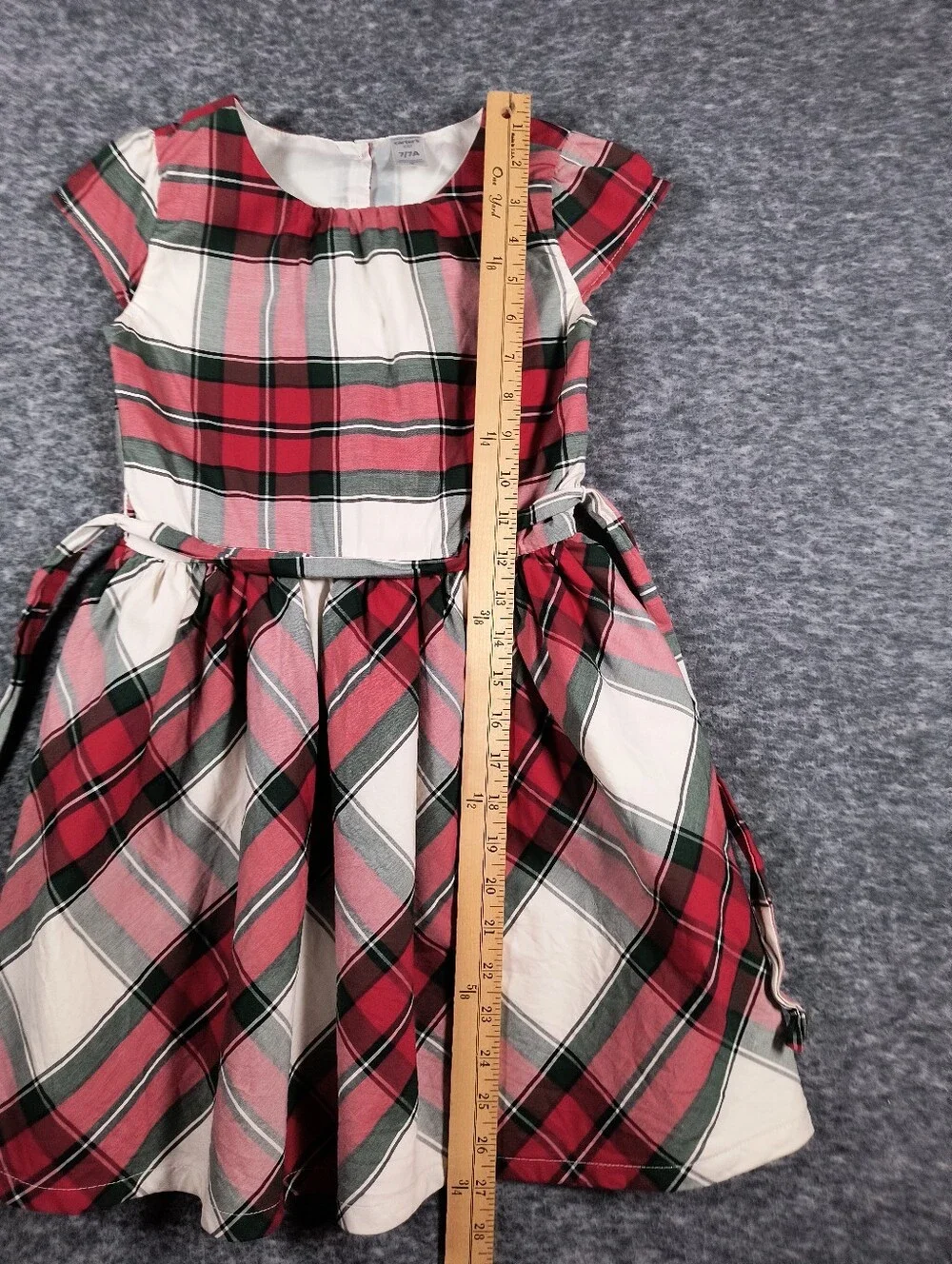 🔥 Bundle 2 For $7🔥 Carter's plaid dress, girl's size 7